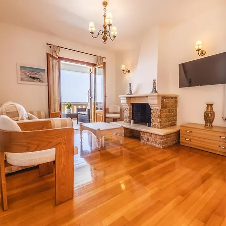 Royal * Agios Nikitas