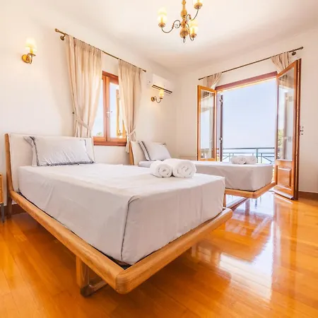 Royal Agios Nikitas