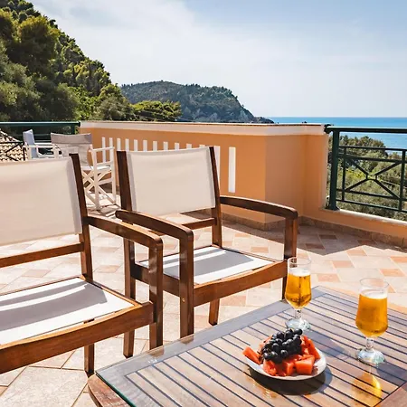 Royal Villa Agios Nikitas